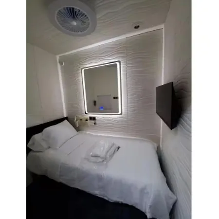 Cozy Private Room in Prime Downtown Chicago